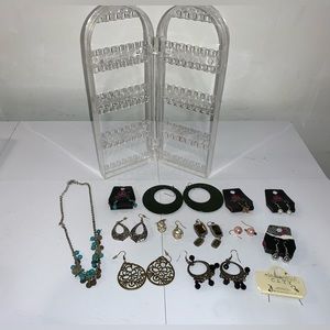 Miscellaneous Earring Lot Of 12 Pairs 1 Necklace & Jewelry Organizer